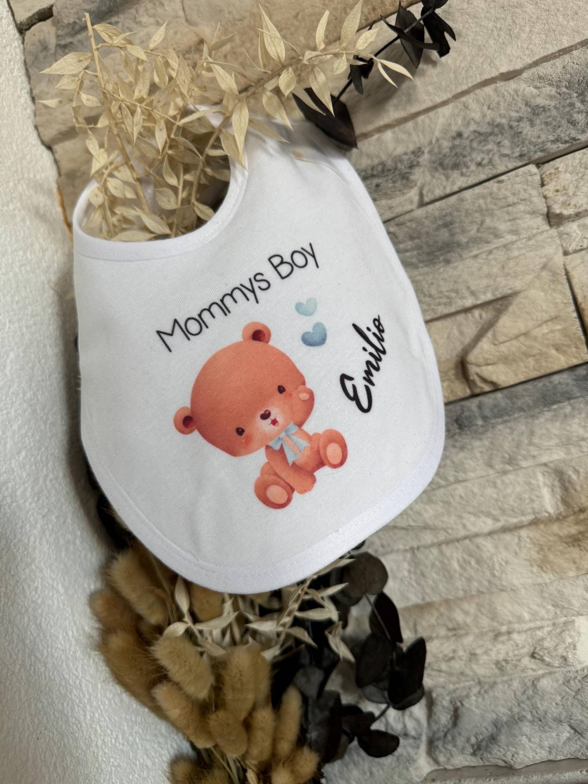 Baby Latz Personalisierte Geschenke Lätzchen Mommys Daddys Boy Teddy Bär Blau Name Geschenk Babyparty Babyshower Geburt Halstuch 2025 Baby Latz Personalisierte Geschenke Lätzchen Mommys Daddys Boy Teddy Bär Blau Name Geschenk Babyparty Babyshower Geburt Halstuch 2025 von Milevo
