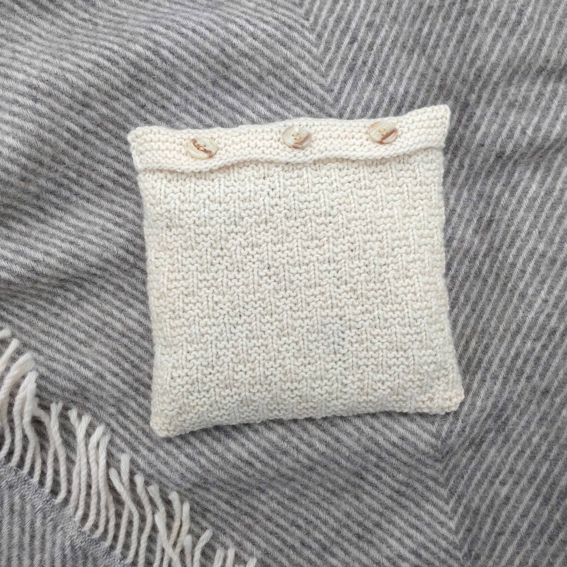 Kirschkernkissen Für Mikrowelle/ Ofen Mit Wollbezug - Wärmekissen Kirschkerne Zur Entspannung Oder Als Besonderes Geschenk | Design K2 Kirschkernkissen Für Mikrowelle/ Ofen Mit Wollbezug - Wärmekissen Kirschkerne Zur Entspannung Oder Als Besonderes Geschenk | Design K2 von MilicaMade