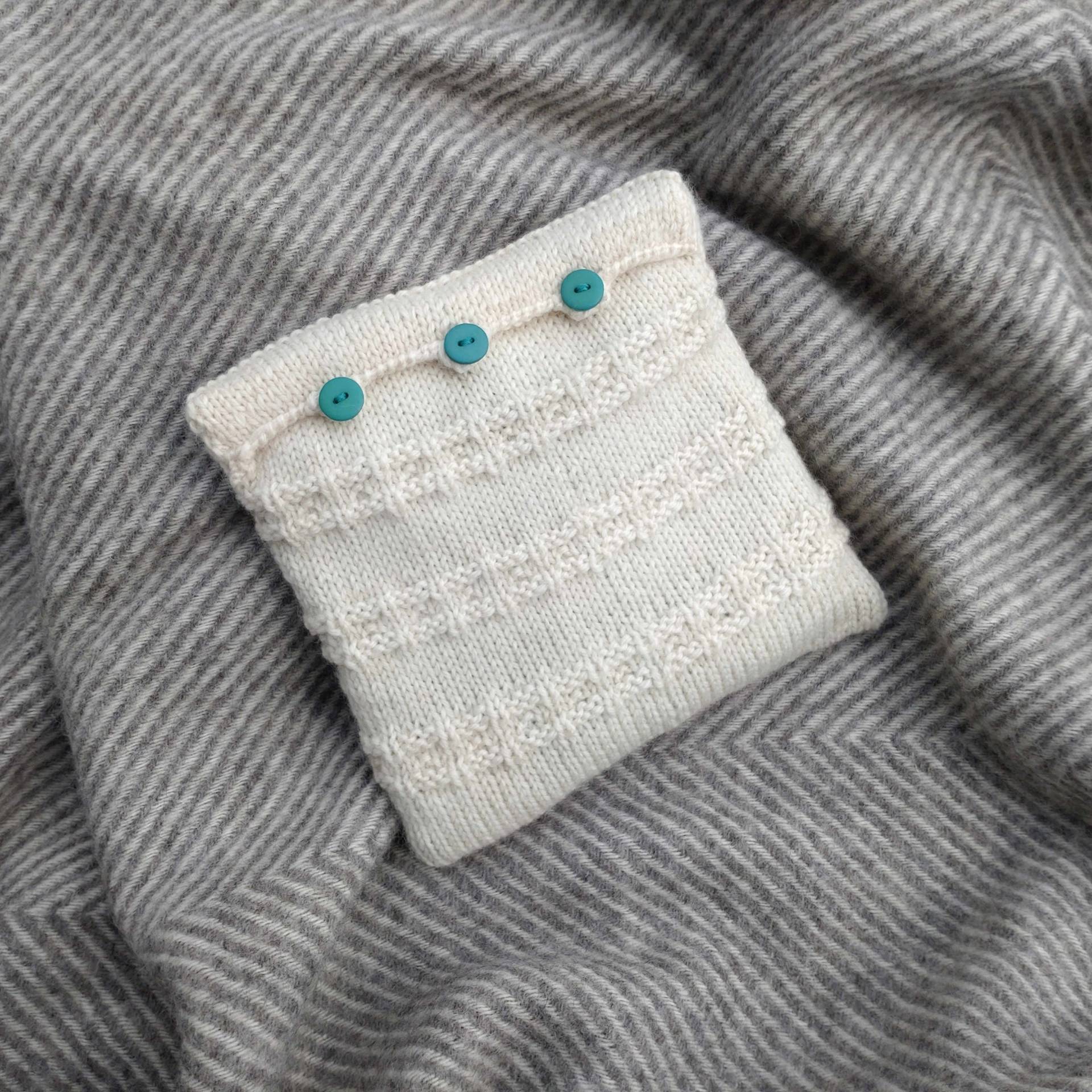 Kirschkernkissen Für Mikrowelle/ Ofen Mit Wollbezug - Wärmekissen Kirschkerne Zur Entspannung Oder Als Besonderes Geschenk | Design K3 Kirschkernkissen Für Mikrowelle/ Ofen Mit Wollbezug - Wärmekissen Kirschkerne Zur Entspannung Oder Als Besonderes Geschenk | Design K3 von MilicaMade