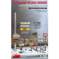 German Road Signs WW2 (Ardennes, Germany 1945) von Mini Art