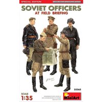 Soviet Officers at Field Briefing - Special Edition von Mini Art