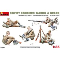 Soviet Soldiers Taking a Break von Mini Art