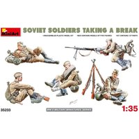Soviet Soldiers Taking a Break von Miniart