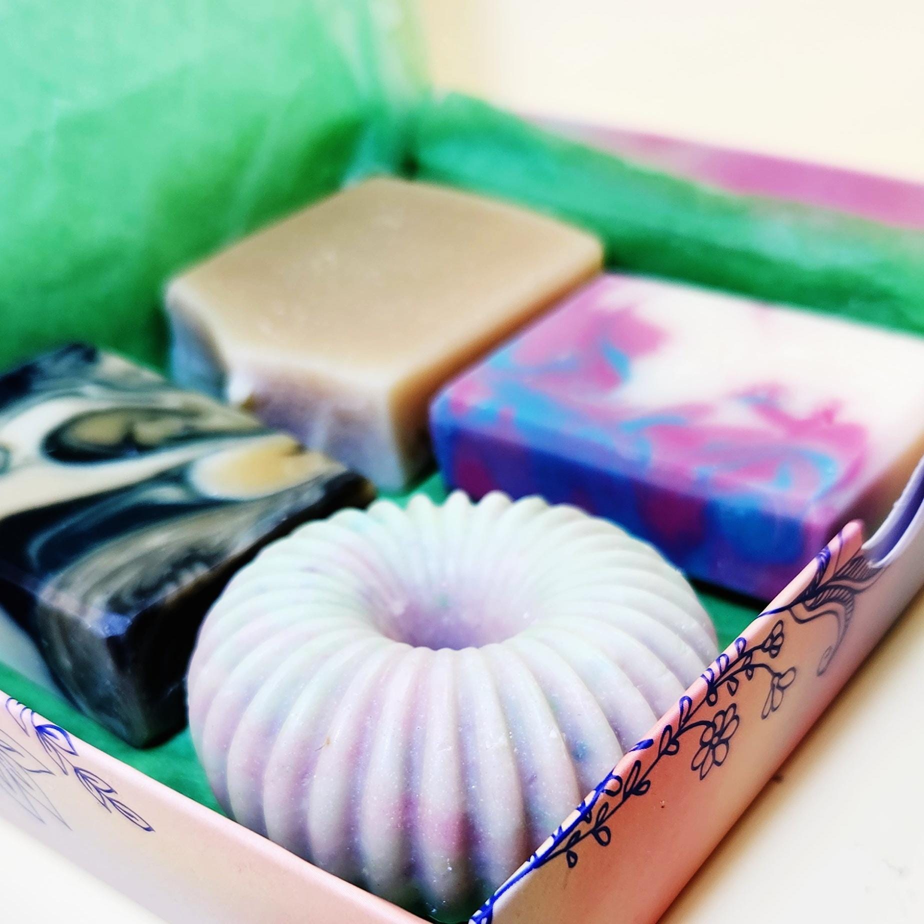 Natürliches Seifenstück | Vegan Seifenstück| Geschenkideen |Geschenk Für Frauen| Gastgeschenke Seife Alle Hauttypen Wassermelonen-Seife Natürliches Seifenstück | Vegan Seifenstück| Geschenkideen |Geschenk Für Frauen| Gastgeschenke Seife Alle Hauttypen Wassermelonen-Seife von MiraSoapArtIL