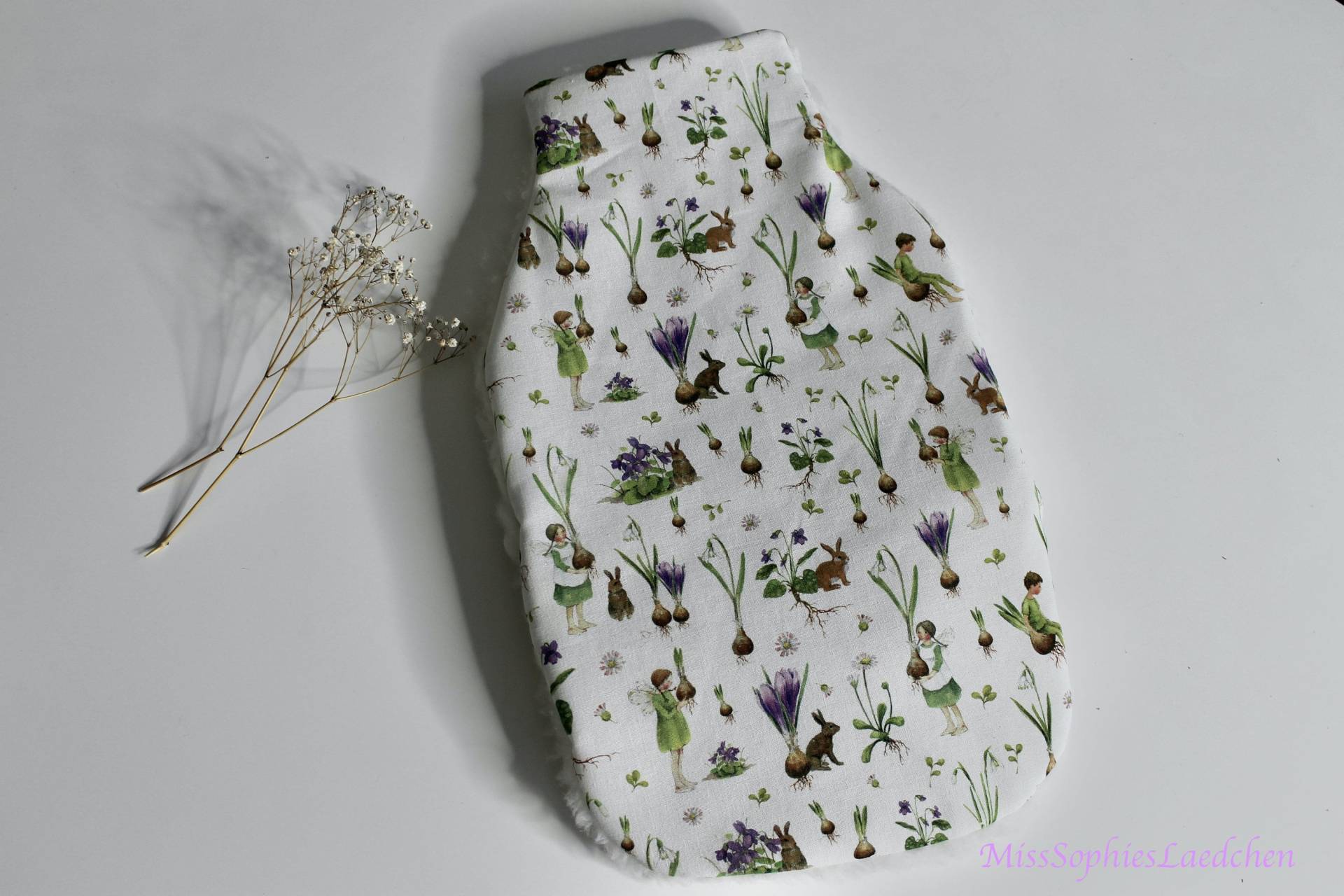Wärmflaschenbezug Hülle Für Wärmflasche Motiv Daniela Drescher Frühlingselfen Grün Aus Baumwolle Und Teddyplüsch Wärmflaschenbezug Hülle Für Wärmflasche Motiv Daniela Drescher Frühlingselfen Grün Aus Baumwolle Und Teddyplüsch von MissSophiesLaedchen