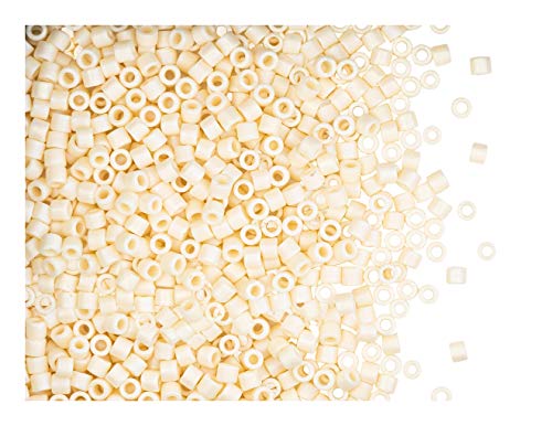 10gr 10/0 Miyuki® Delica® - Japanische Glasperlen mit einem Durchmesser von 2,2 mm mit einem Loch von 1,0 mm, Matted Opaque Dark Cream AB (Matte Opaque Rainbow Beige) von Miyuki Delica Perlen