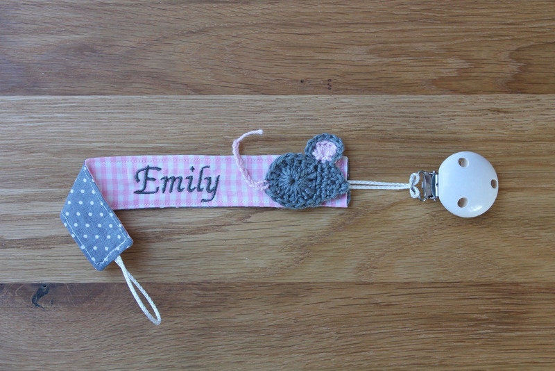 Schnullerband Zartrosa Grau Maus Mit Namen Personalisiert/Schnullerhalter Schnullerkette Geschenk Zur Geburt Schnullerband Zartrosa Grau Maus Mit Namen Personalisiert/Schnullerhalter Schnullerkette Geschenk Zur Geburt von Monemy
