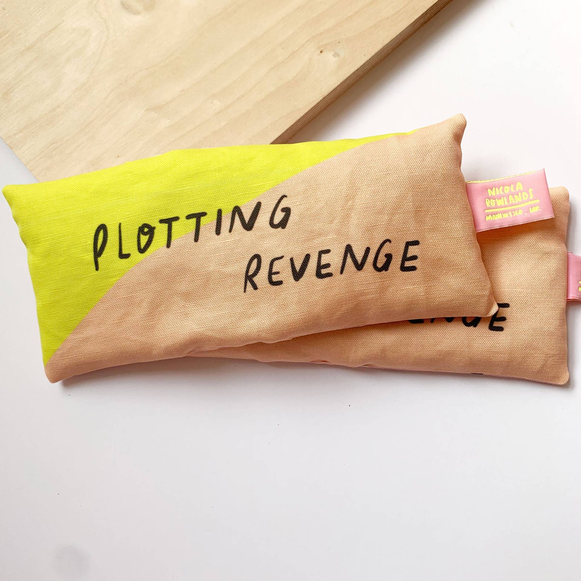 Plotting Revenge Handgemachte Lavendel Eyebag von MsSpanner
