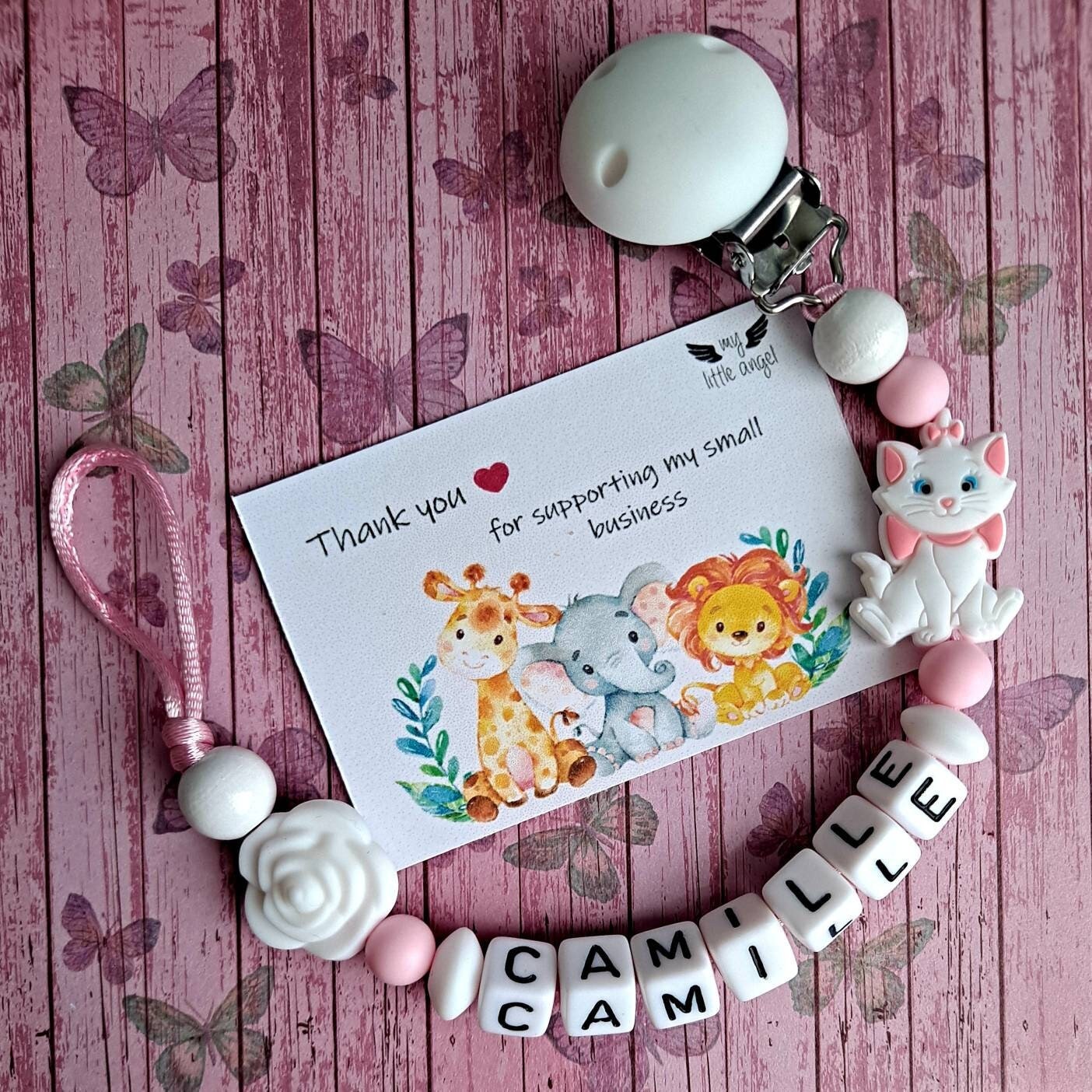 Wunderschöner Holz Schnullerkette | Personalisiertes Geschenk Baby Mädchen Rosa & Weiß Marien Blume Babyparty Mam von MyLittleAngelGB