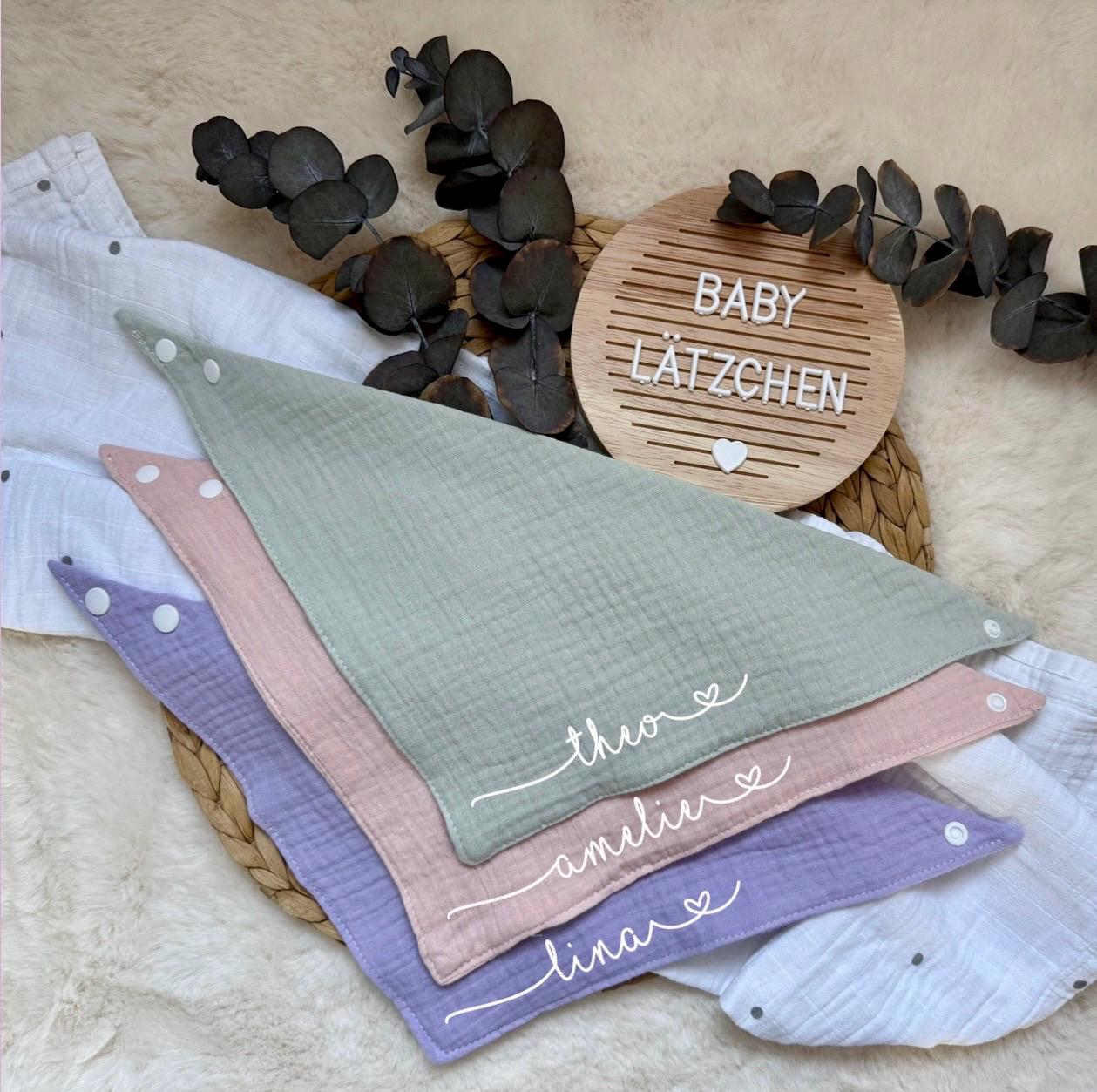 Halstuch/Lätzchen Baby Personalisiertes Halstuch/ Dreieckstuch Personalisiert Schwangerschaft Musselin Geburt Name Halstuch/Lätzchen Baby Personalisiertes Halstuch/ Dreieckstuch Personalisiert Schwangerschaft Musselin Geburt Name von MyLittleBodies