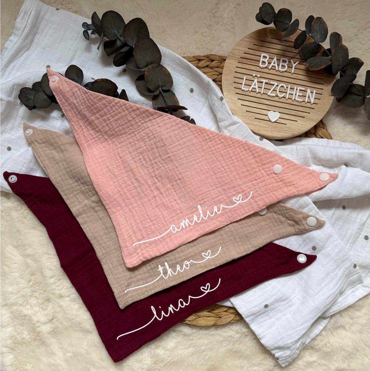 Halstuch/Lätzchen Baby Personalisiertes Halstuch/ Personalisierte Geschenke Schwangerschaft Geburt Individuell Name Halstuch/Lätzchen Baby Personalisiertes Halstuch/ Personalisierte Geschenke Schwangerschaft Geburt Individuell Name von MyLittleBodies