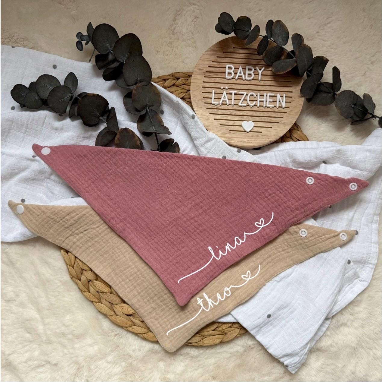 Halstuch/Lätzchen Baby Personalisiertes Halstuch/ Personalisierte Geschenke Schwangerschaft Geburt Individuell Name Halstuch/Lätzchen Baby Personalisiertes Halstuch/ Personalisierte Geschenke Schwangerschaft Geburt Individuell Name von MyLittleBodies