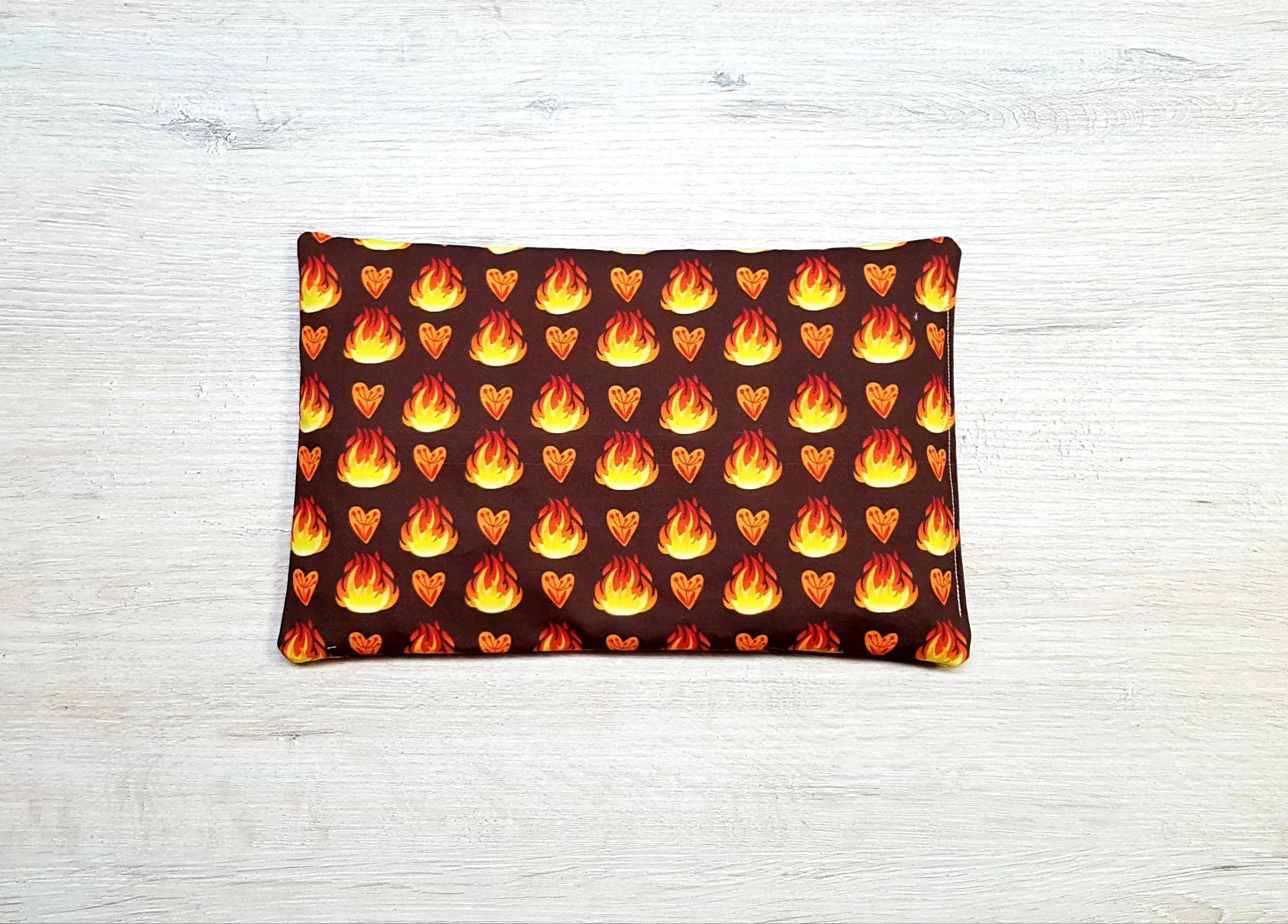 Kirschkernkissen Personalisiert/Rapssamenkissen Wärmekissen Waschbar Kühlkissen Körnerkissen Feuer Herz Kirschkernkissen Personalisiert/Rapssamenkissen Wärmekissen Waschbar Kühlkissen Körnerkissen Feuer Herz von MyMarelle