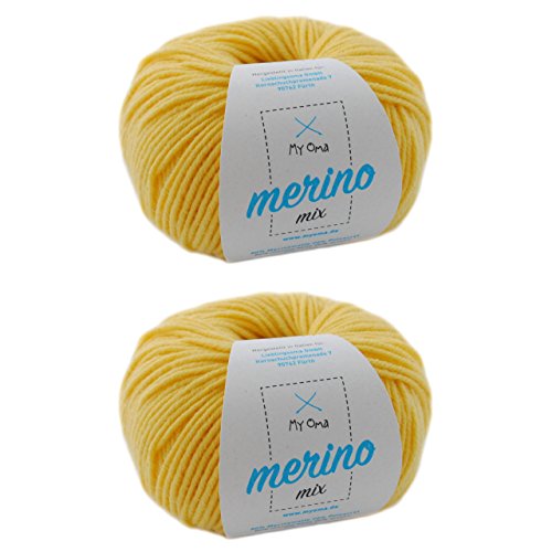 Merinowolle - 2 Knäuel Merino Wolle vanille (Fb 7762) - gelbe Merinowolle zum Stricken -Strickgarn Merino + GRATIS MyOma Label - 50g/120m - MyOma Wolle - weiche Wolle - Merino Garn von MyOma