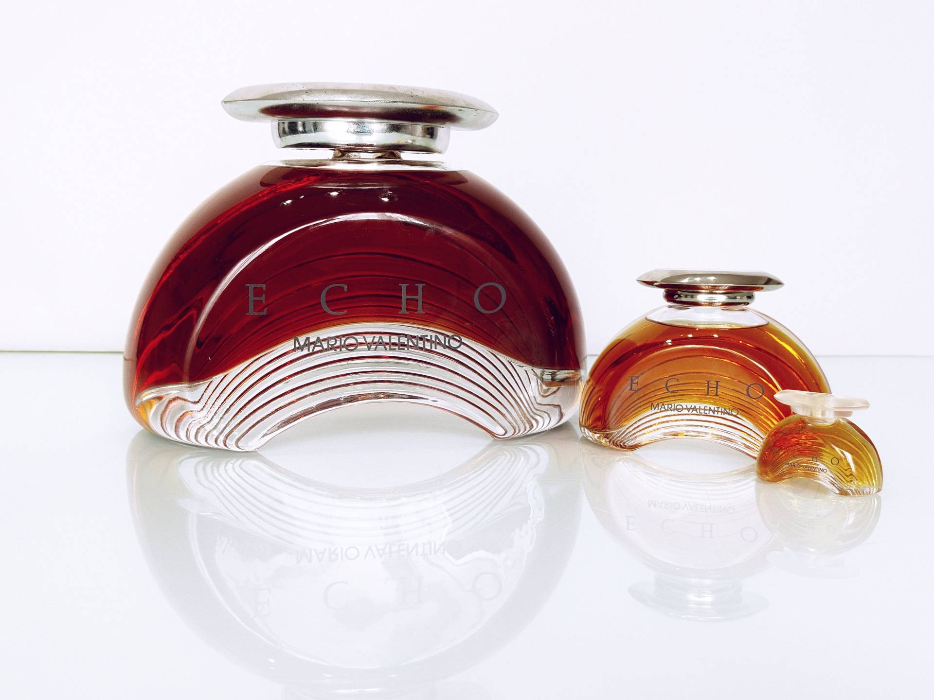 Echo Mario Valentino 580 Ml/19.3 Fl.oz. Eau De Parfum Splash Vintage 80Er Jahre Extra Große Flasche Mit Duft Schwer Zu Finden Echo Mario Valentino 580 Ml/19.3 Fl.oz. Eau De Parfum Splash Vintage 80Er Jahre Extra Große Flasche Mit Duft Schwer Zu Finden von MyVintageGadgets
