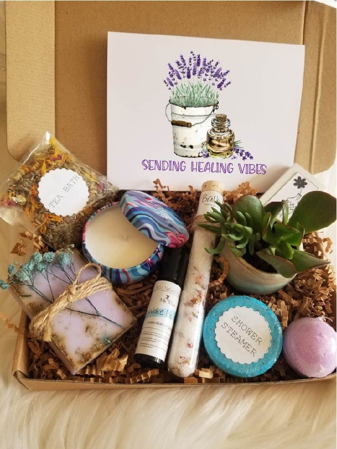 Healing Vibes Geschenkbox, Thinking Of You Pflegepaket, Spa-Geschenkkorb, Sende Heilschwingungen in Einer Box, Bade - Und Schönheitsbox, Verwöhnbox Healing Vibes Geschenkbox, Thinking Of You Pflegepaket, Spa-Geschenkkorb, Sende Heilschwingungen in Einer Box, Bade - Und Schönheitsbox, Verwöhnbox von MyWhys
