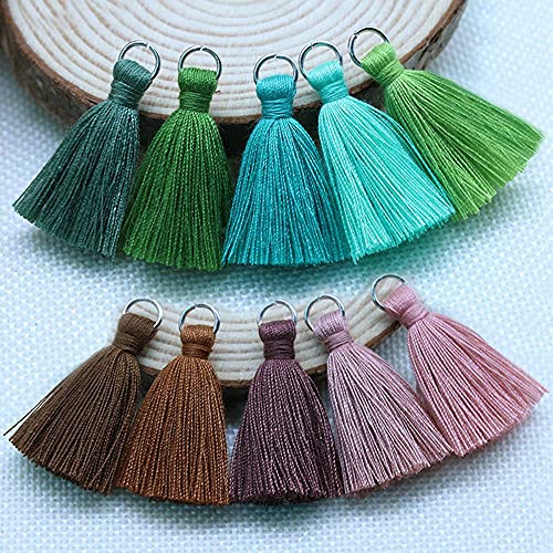 NC 24Pcs Multi-Color Mini Quasten 3,5 cm DIY Baumwollquasten für Schmuckherstellung DIY Handwerk Zubehör Schlüsselanhänger Charms Seidige Handgemachte Tiny Quasten mit goldenem Sprungring von NC