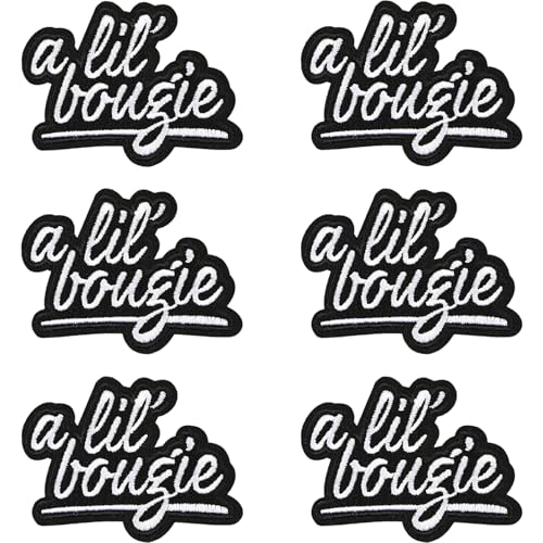 A Lil' Bougie Aufnäher zum Aufbügeln für Kleidung, klassisch, schwarz, weiß, bestickt, humorvoll, für Erwachsene, Jeans, Jacken, Taschen, Hüte, einfach aufzubügeln, Buchstaben, DIY, Mode, Kleidung A Lil' Bougie Aufnäher zum Aufbügeln für Kleidung, klassisch, schwarz, weiß, bestickt, humorvoll, für Erwachsene, Jeans, Jacken, Taschen, Hüte, einfach aufzubügeln, Buchstaben, DIY, Mode, Kleidung von NICECRAFT