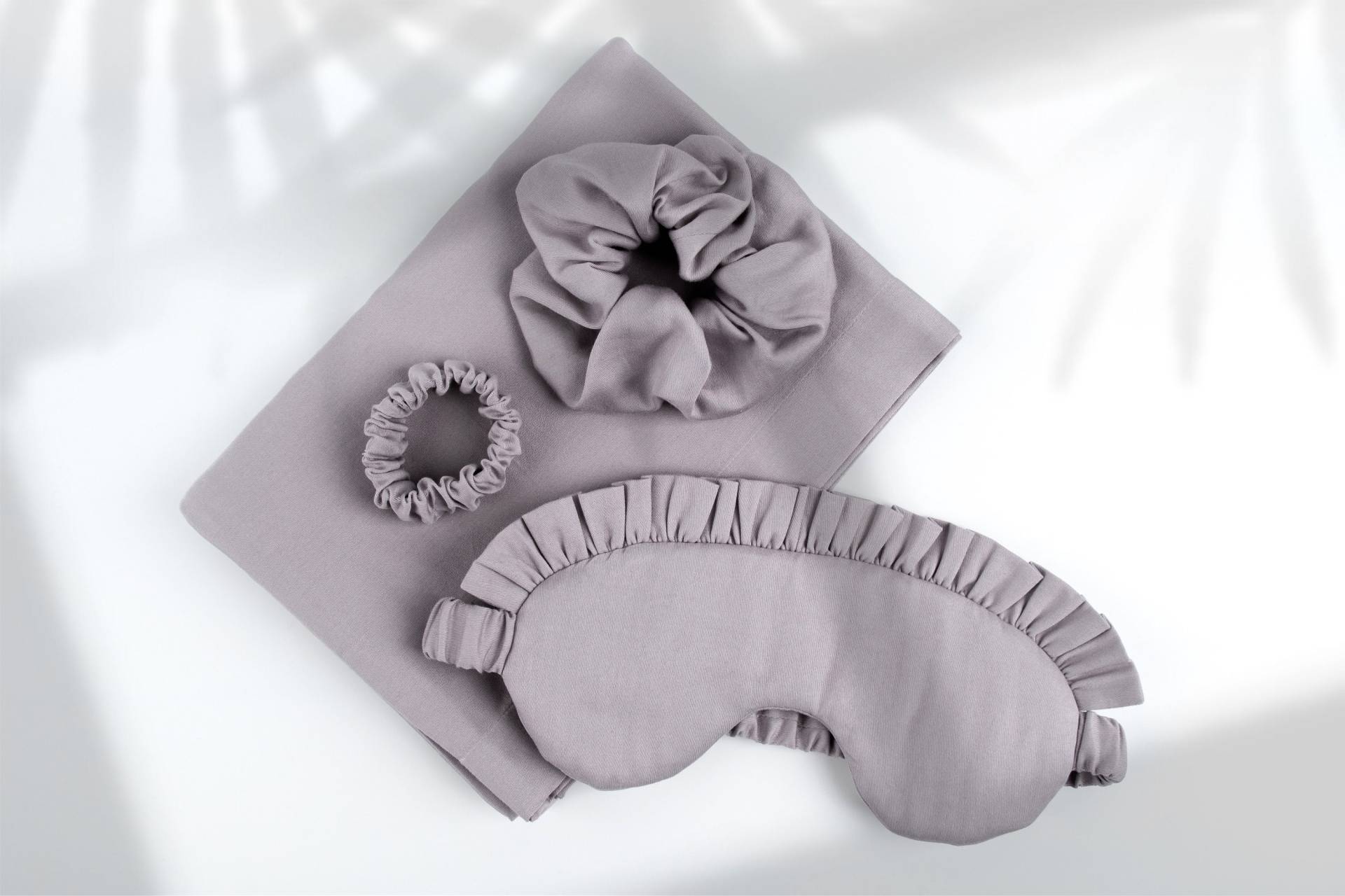 Satin Schlafset, Kissenbezug, Bio Schlafmaske, Bulk Scrunchies, Augen Maske, Valentinstag Geschenk Satin Schlafset, Kissenbezug, Bio Schlafmaske, Bulk Scrunchies, Augen Maske, Valentinstag Geschenk von NLcozyHome