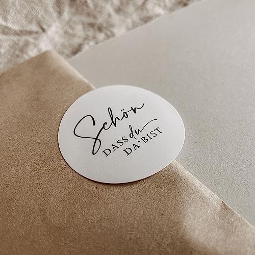 Aufkleber Schön dass du da bist 20er Set | 4cm runde Etiketten Schwarz-Weiß | Sticker für DIY Gastgeschenk Willkommensgeschenk Hochzeit Taufe NORDEULE (Skandinavisch, Matt Pure, Ø 4cm (20 Stk.)) von NORDEULE