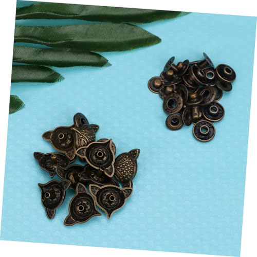 NUOBESTY 10 Sätze Teiliges Reine Kupfer Druckknöpfe in Retro Fuchsform Bronzefarbene Druckknopfverschluss zubehör Langlebige Legierung Schnappverschlüsse mit Sockel für Taschen Geldbörsen NUOBESTY 10 Sätze Teiliges Reine Kupfer Druckknöpfe in Retro Fuchsform Bronzefarbene Druckknopfverschluss zubehör Langlebige Legierung Schnappverschlüsse mit Sockel für Taschen Geldbörsen von NUOBESTY