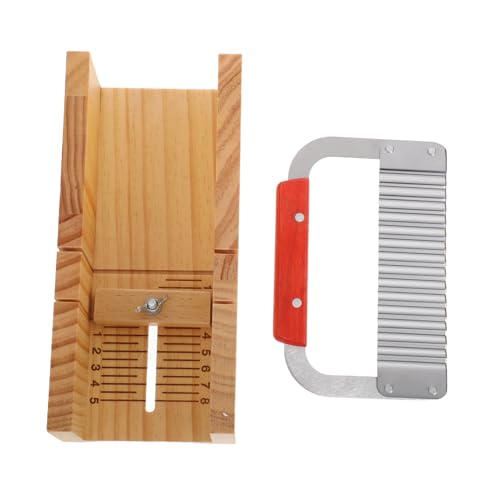 NUOBESTY Seifenschneider Holz mit Wellenmesser Präziser Seifenwellen Langlebiges DIY Seifenherstellungswerkzeug für Gleichmäßige Scheiben Geeignet für Heimgebrauch und Kleine Werkstätten NUOBESTY Seifenschneider Holz mit Wellenmesser Präziser Seifenwellen Langlebiges DIY Seifenherstellungswerkzeug für Gleichmäßige Scheiben Geeignet für Heimgebrauch und Kleine Werkstätten von NUOBESTY