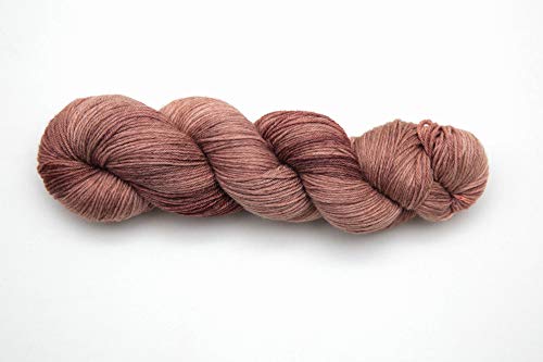 Sockenwolle 8fach Superfine handgefärbt - 200 m/ 100 g - Kastanie - 75% Schurwolle / 25% Polyamid - Australische Schurwolle 22 Mikron Sockenwolle 8fach Superfine handgefärbt - 200 m/ 100 g - Kastanie - 75% Schurwolle / 25% Polyamid - Australische Schurwolle 22 Mikron von NaRoKnit