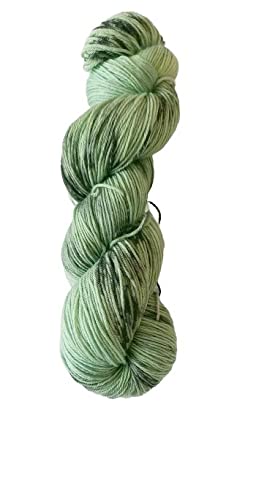 Sockenwolle Superfine handgefärbt - farngrün mit Sprenkel - 75% Schurwolle / 25% Polyamid - Australische Schurwolle 22 Mikron 100 g ca 400 m - Fb. 354 Sockenwolle Superfine handgefärbt - farngrün mit Sprenkel - 75% Schurwolle / 25% Polyamid - Australische Schurwolle 22 Mikron 100 g ca 400 m - Fb. 354 von NaRoKnit