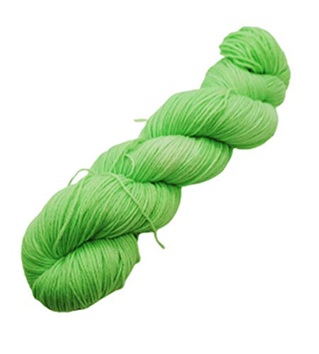 Sockenwolle Superfine handgefärbt - kelly green - 75% Schurwolle / 25% Polyamid - Australische Schurwolle 22 Mikron 100 g ca 400 m von NaRoKnit