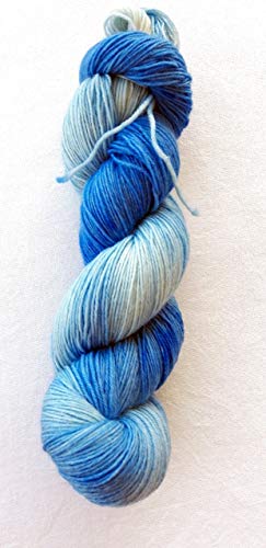 Sockenwolle handgefärbt 100 g - 75% Wolle, 25% Polyamid - saphir blue, saphir blau, Nr. 622 Sockenwolle handgefärbt 100 g - 75% Wolle, 25% Polyamid - saphir blue, saphir blau, Nr. 622 von NaRoKnit