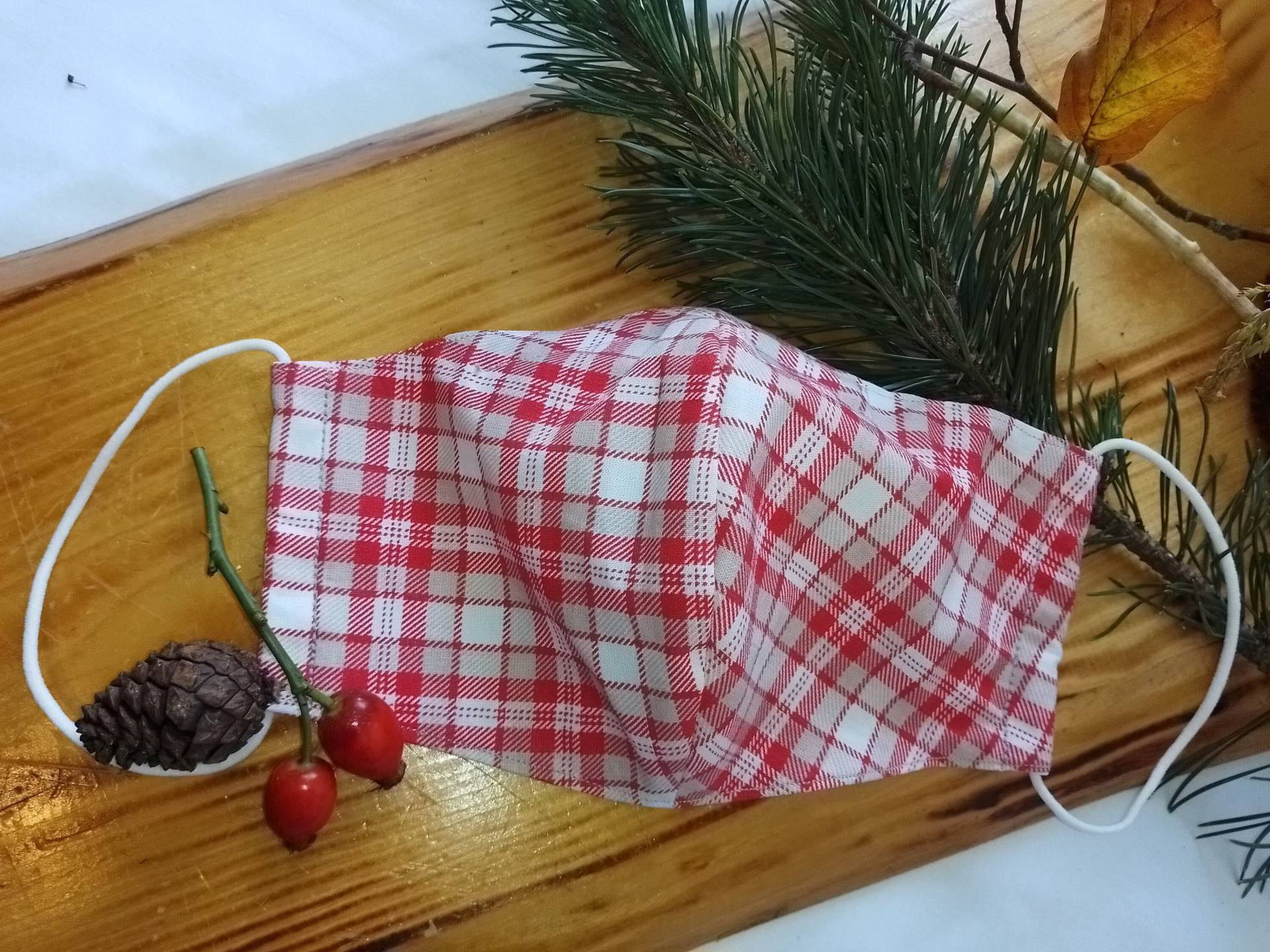 Alltagsmaske Halbrund | Koreanisch, Weihnachtliches Karomuster Alltagsmaske Halbrund | Koreanisch, Weihnachtliches Karomuster von NadelUndPinsel