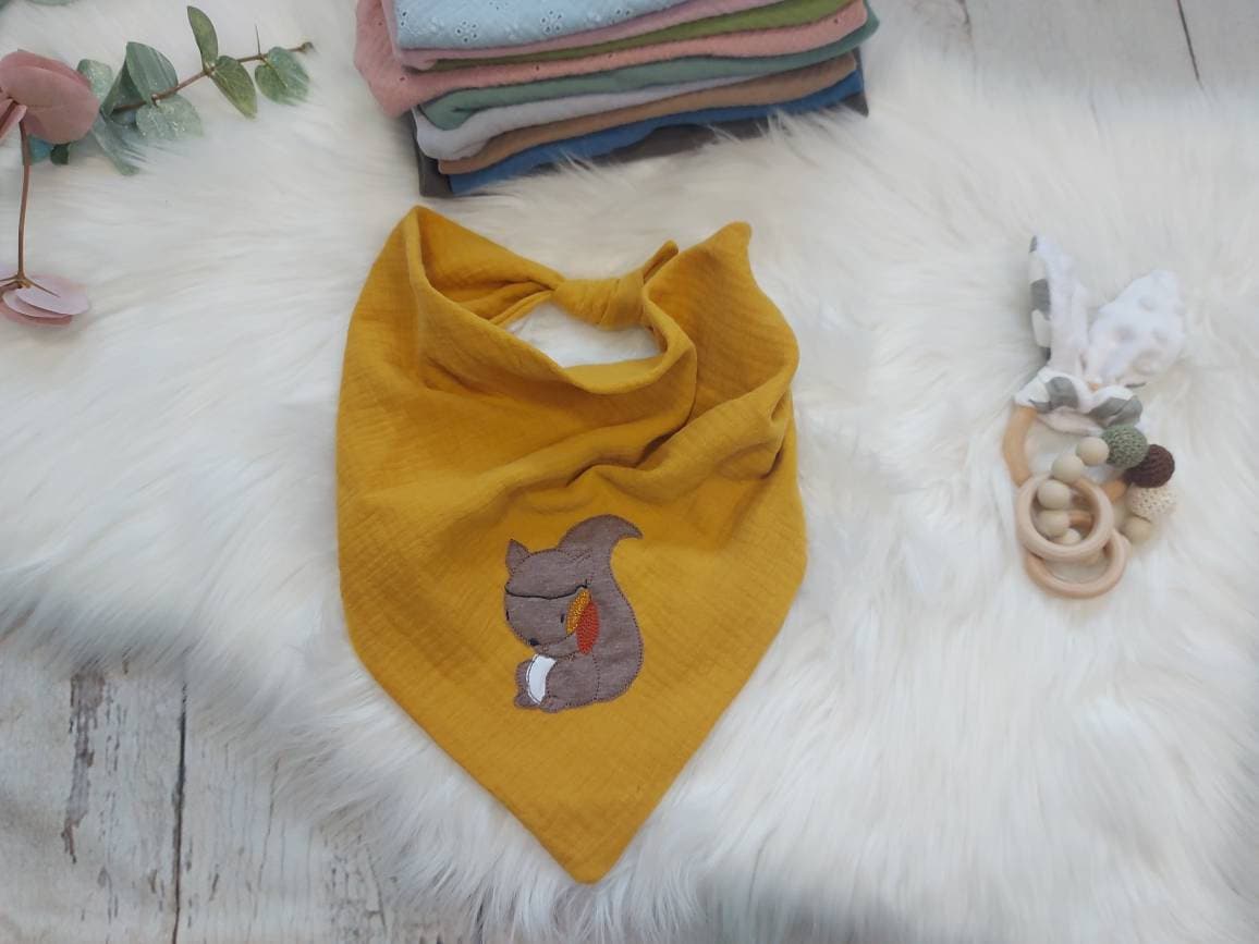 Halstuch Musselin, Eichhörnchen Boho, Selnfgelb Halstuch Musselin, Eichhörnchen Boho, Selnfgelb von NaehtanteChristina