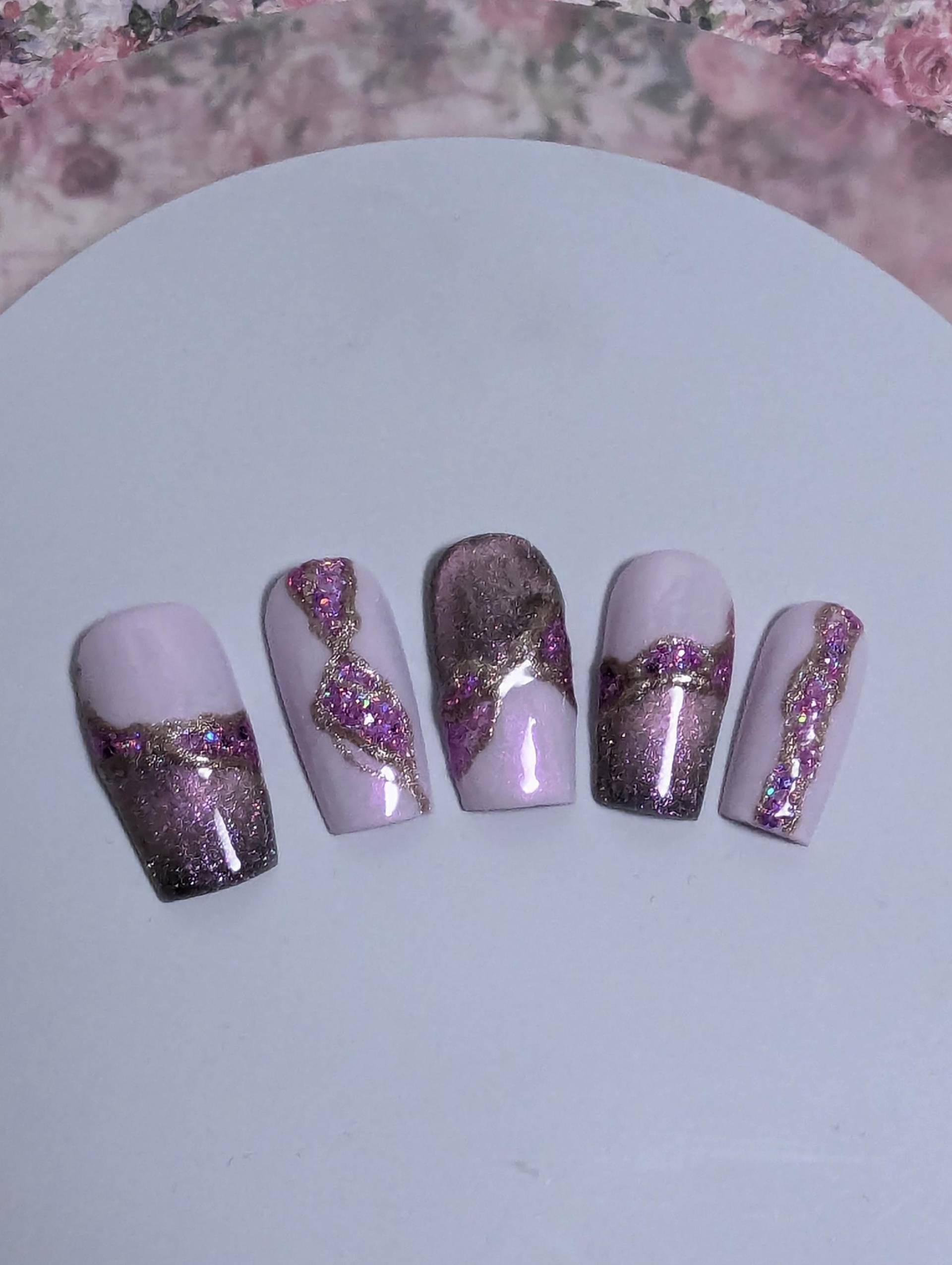 Press On Nails Set/Nägel Gelnägel /Kunstnägel Lila Mit Glitzer Press On Nails Set/Nägel Gelnägel /Kunstnägel Lila Mit Glitzer von NagelUniversum