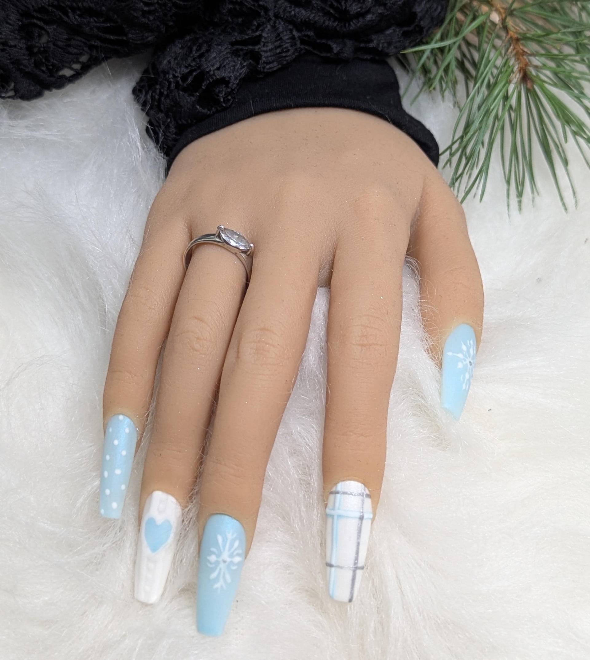 Weihnachtsnägel/Winter Nails Press On Set Nägel Gelnägel /Kunstnägel Hellblau Schneeflocken Herz Weihnachtsnägel/Winter Nails Press On Set Nägel Gelnägel /Kunstnägel Hellblau Schneeflocken Herz von NagelUniversum