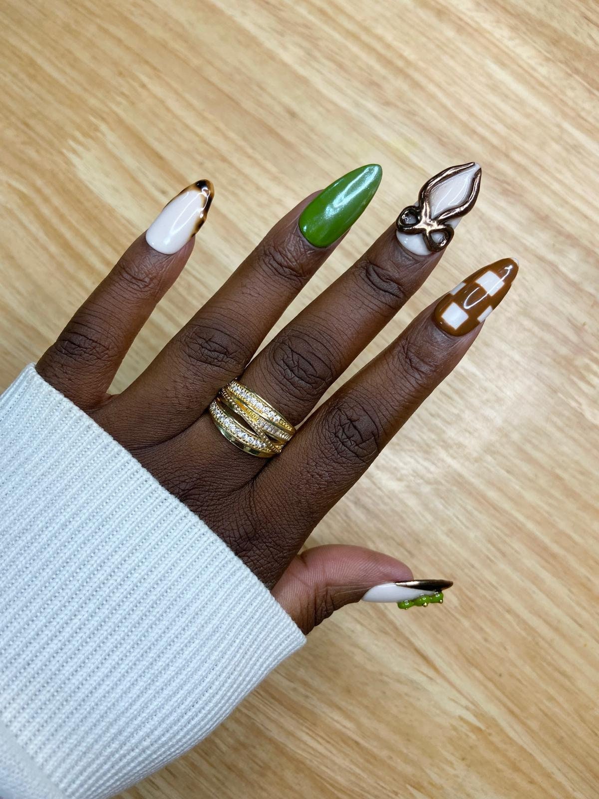 Dirty Martini Inspirierte Press On Nails, Grüne Und Gold Olive Nails Dirty Martini Inspirierte Press On Nails, Grüne Und Gold Olive Nails von NailAffairbyLeah