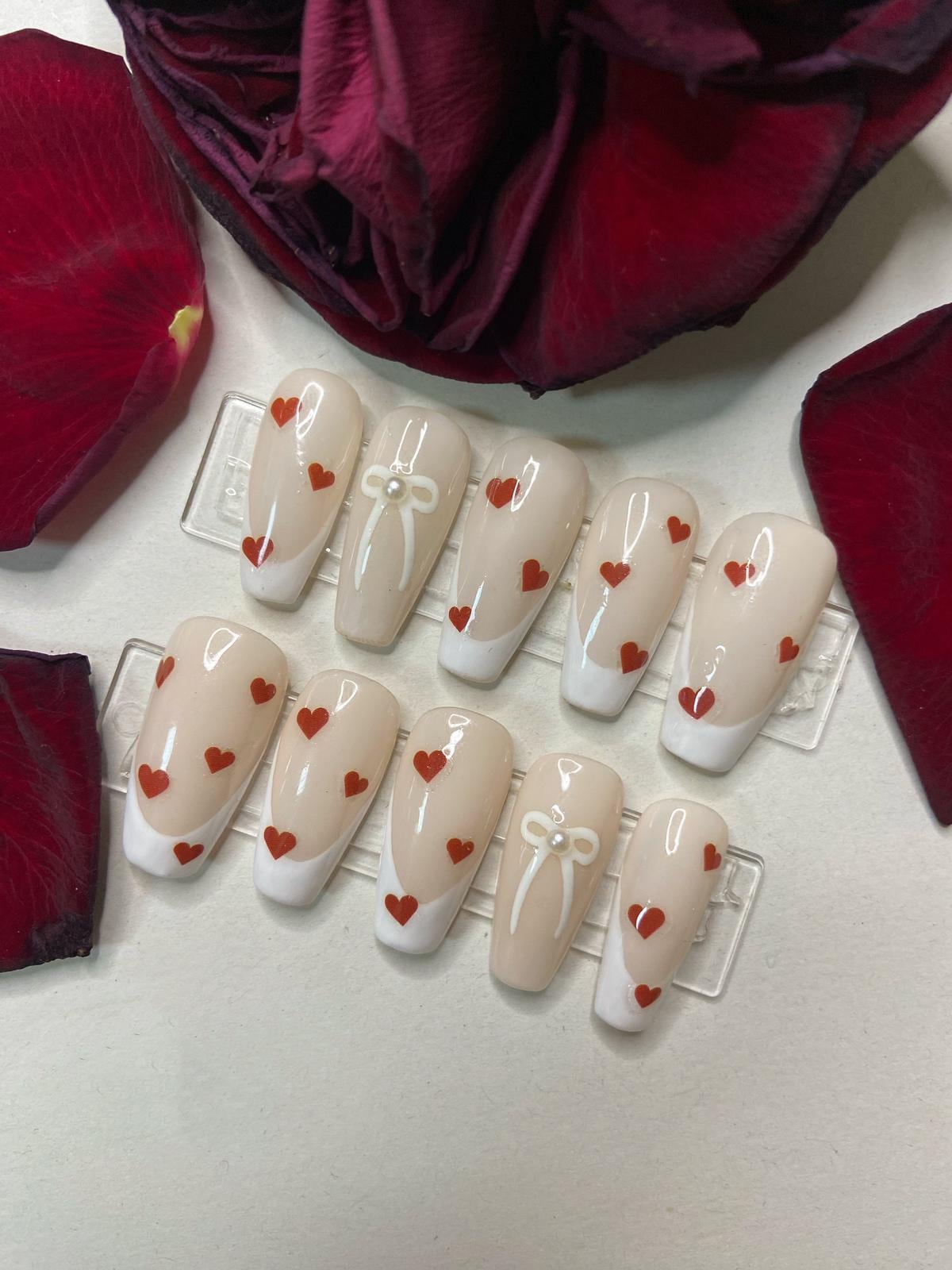 French Nails Mit Herzen Und Schleife, Valentinstag Set Schleifen French Nails Mit Herzen Und Schleife, Valentinstag Set Schleifen von NailAffairbyLeah