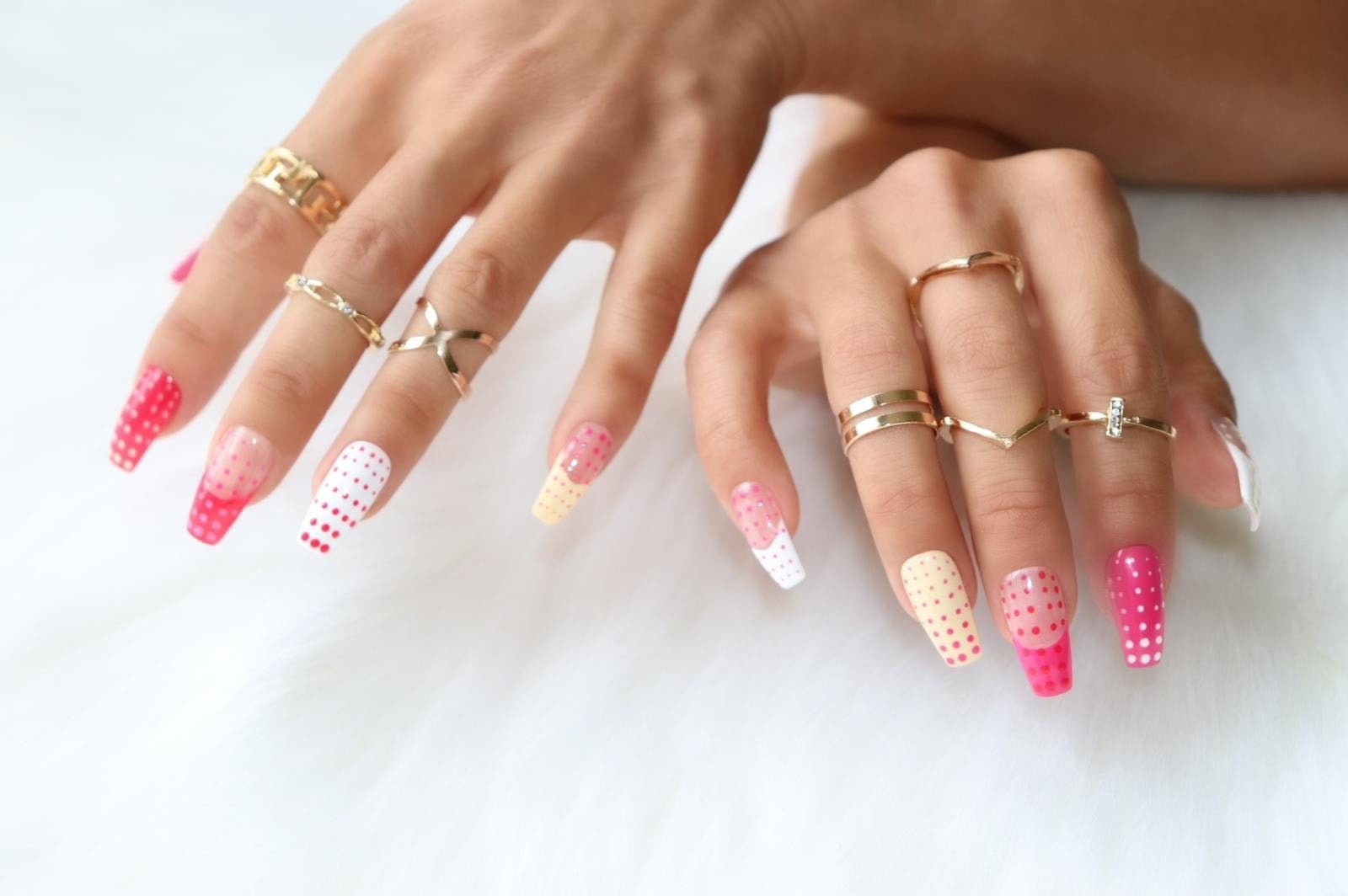 Kylie Jenner Polka Dot Press On Nails Kylie Jenner Polka Dot Press On Nails von NailartbySoonie