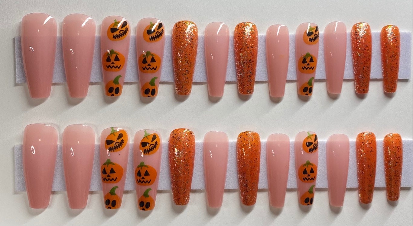 Super Pink Und Orange Mit Gold Glitter Kürbissen Halloween Xl Sarg Press On Nail Kit Super Pink Und Orange Mit Gold Glitter Kürbissen Halloween Xl Sarg Press On Nail Kit von NailditbyTara