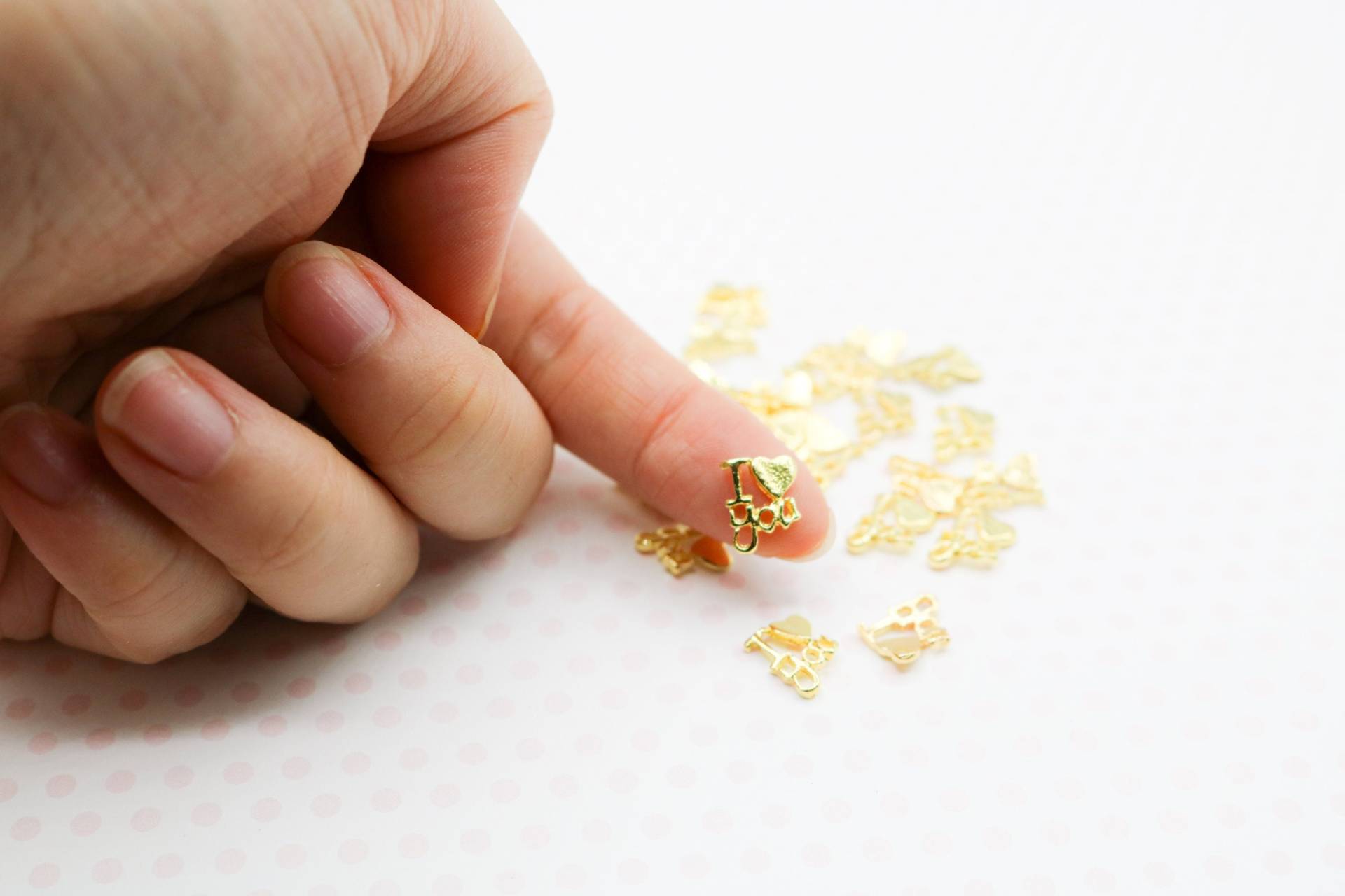 2 Stück I Love You Nail Art Charm | Größe 10mmx8mm 2 Stück I Love You Nail Art Charm | Größe 10mmx8mm von Naildrobe