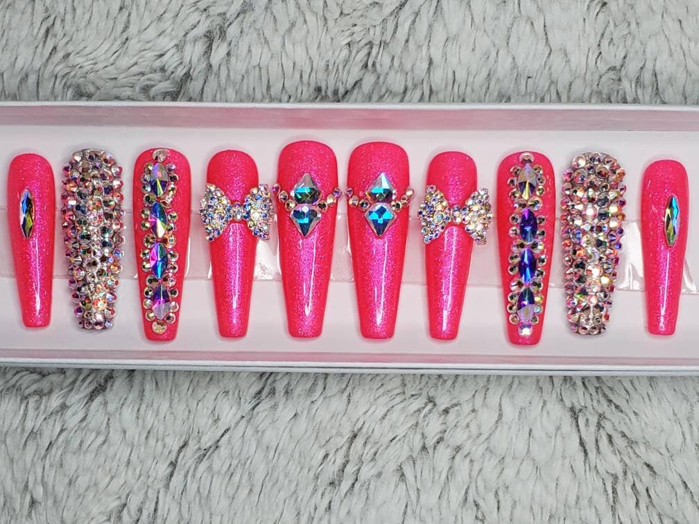 Super Bling Heiße Rosa Glitzer Nägel Extra Langen Sarg in Stiletto Quadrat & Oval Eislange Barbie Kristall Diamant Luxus Presse Auf Super Bling Heiße Rosa Glitzer Nägel Extra Langen Sarg in Stiletto Quadrat & Oval Eislange Barbie Kristall Diamant Luxus Presse Auf von NailedByRachel
