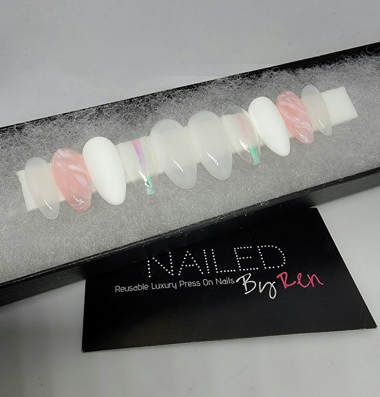 Blush - Kurze Mandelpresse Auf Nägel | Künstliche Wiederverwendbare Kleber Blush - Kurze Mandelpresse Auf Nägel | Künstliche Wiederverwendbare Kleber von NailedbyRen