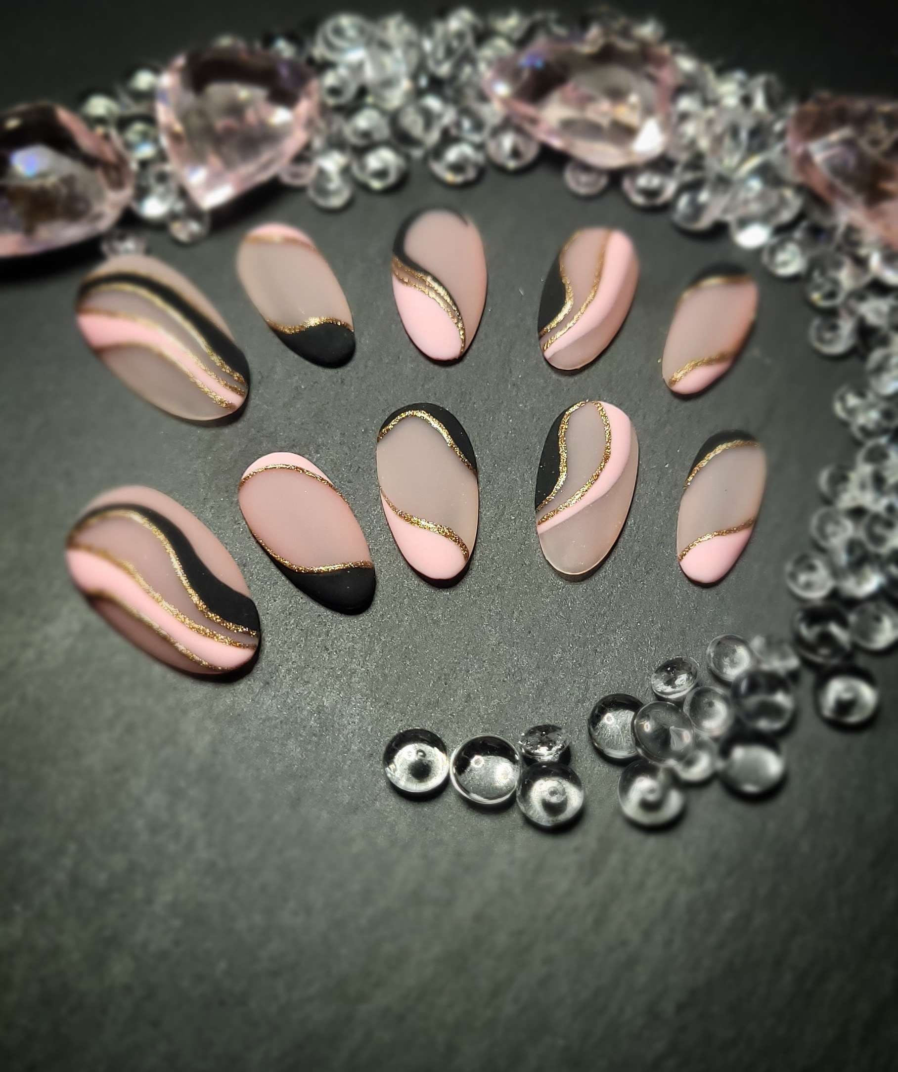 Elegantes | Schwarz-Rosa Press-On-Nageldesign Elegantes | Schwarz-Rosa Press-On-Nageldesign von NailsByRosalieWagner
