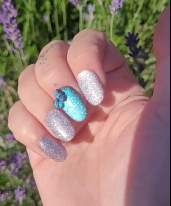 Moonlight Cat-Eye Press-On-Nägel Oval-Kurz Moonlight Cat-Eye Press-On-Nägel Oval-Kurz von NailsByRosalieWagner