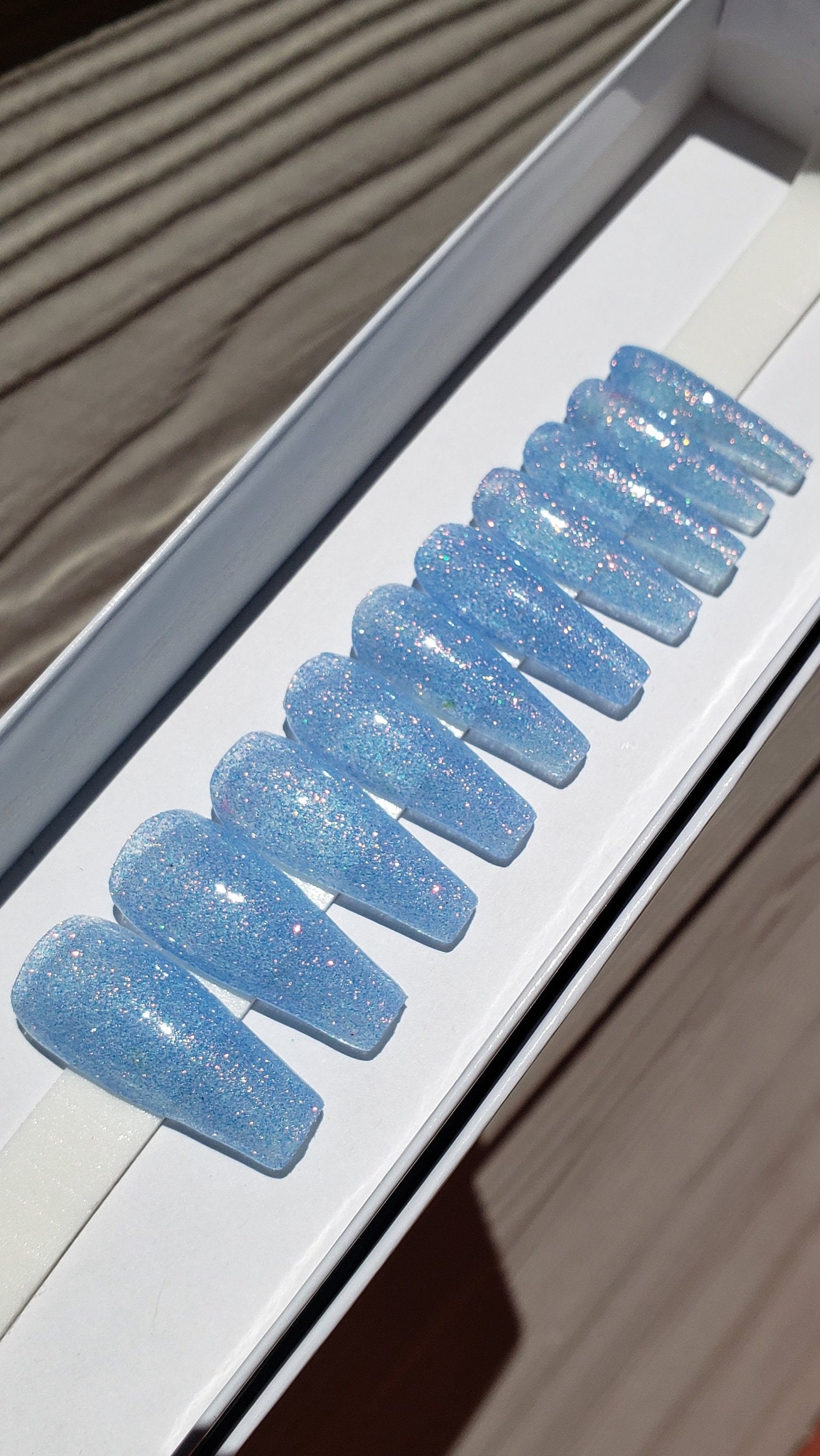 Periwinkle Glitter Jelly Long Press On Nails von NailsbyMooda