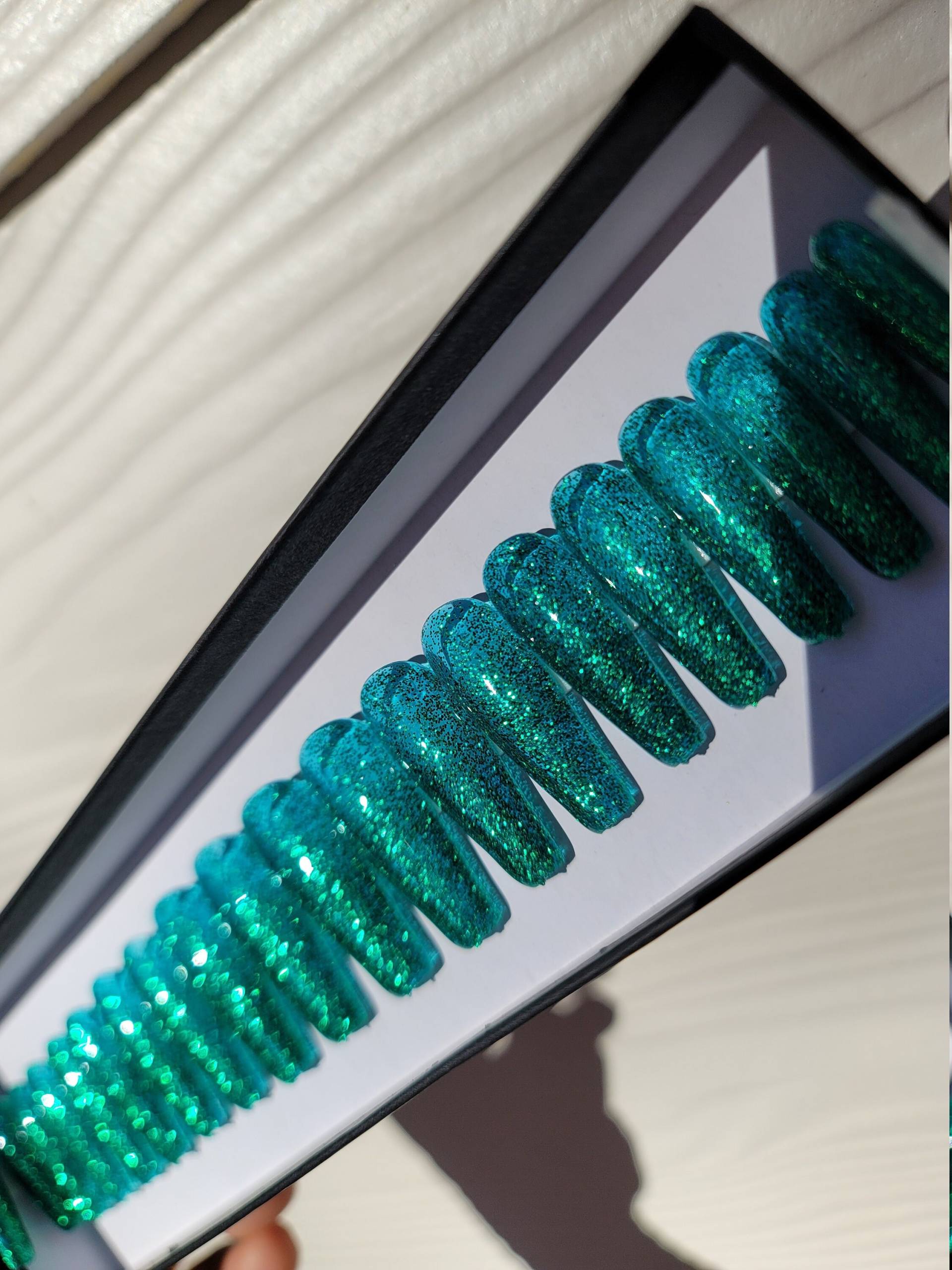 Jaded - Jade Grün Glitzernde Glitter Lange Coffin Drücken Sie Die Nägel Jaded - Jade Grün Glitzernde Glitter Lange Coffin Drücken Sie Die Nägel von NailsbyMooda