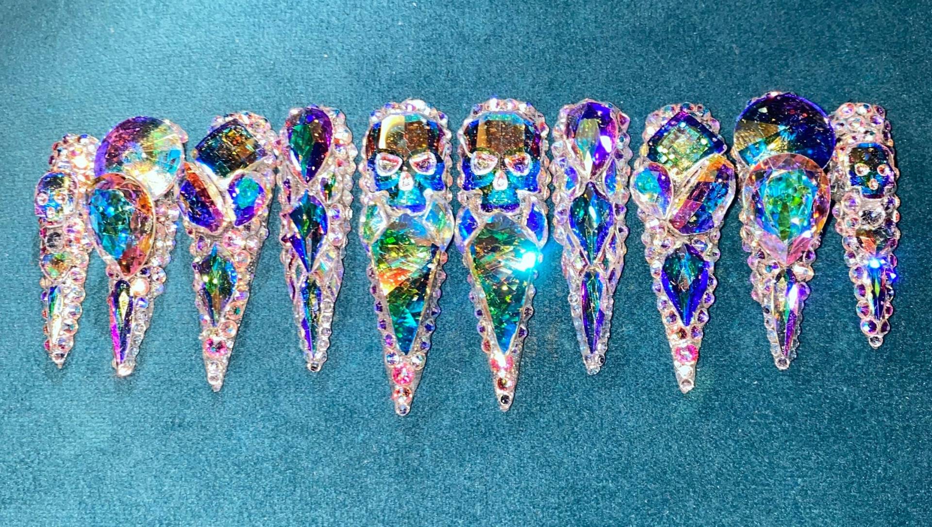 Nails Swarovski Crystal Ab Press On Nails/ Nägel Mit Bling, Long Coffin Shape Extra Lange Nägel/Luxus Nägel/ Rhinestone/Skull Nails Swarovski Crystal Ab Press On Nails/ Nägel Mit Bling, Long Coffin Shape Extra Lange Nägel/Luxus Nägel/ Rhinestone/Skull von Nailsbyshaine