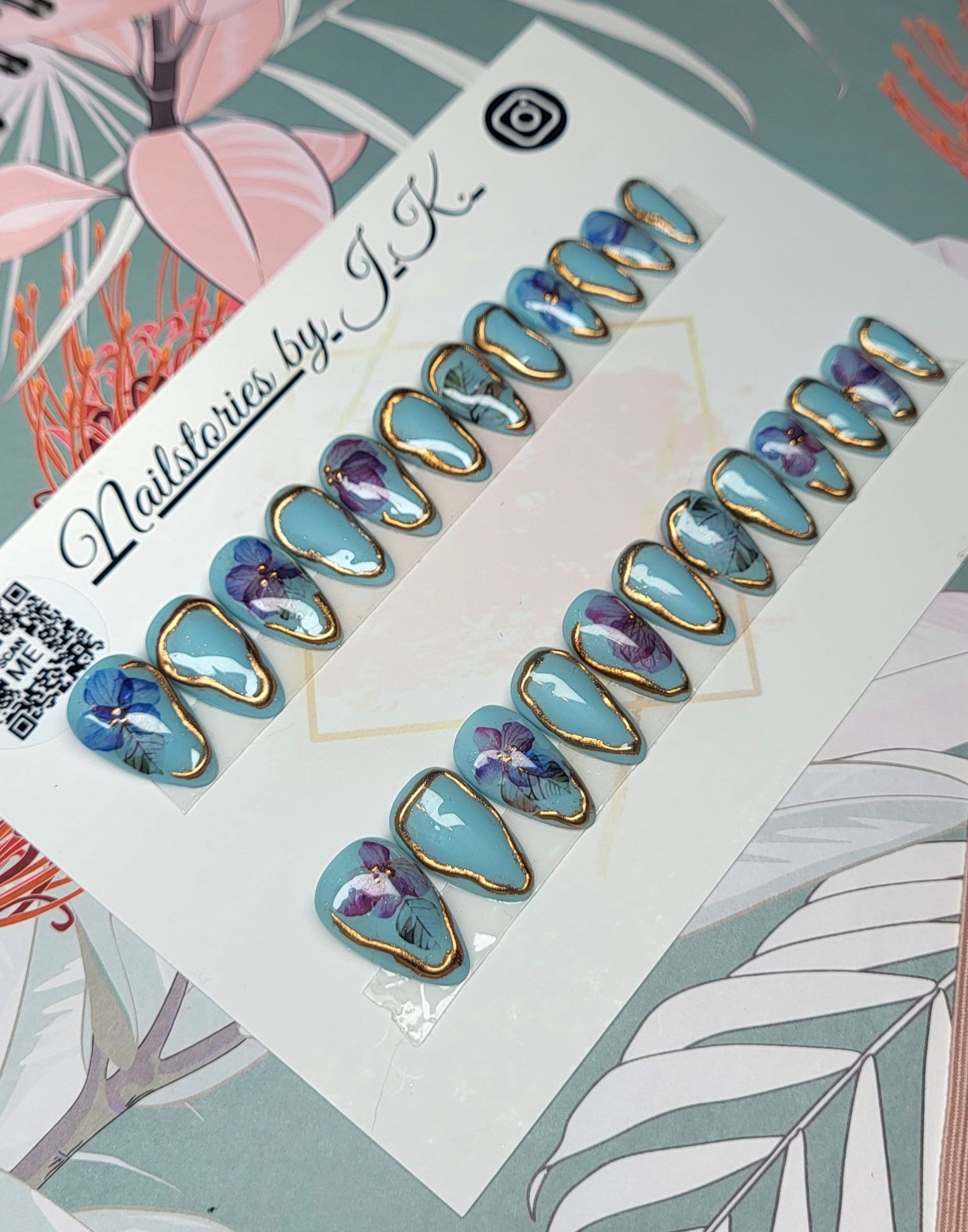 24 Stück Short Square - Press On Nails, Frühling Blau Gold Herbst Chrome Fullcover Blumen Blätter Sizing Kit Versandfertig Aus Deutschland 24 Stück Short Square - Press On Nails, Frühling Blau Gold Herbst Chrome Fullcover Blumen Blätter Sizing Kit Versandfertig Aus Deutschland von NailstoriesbyJK