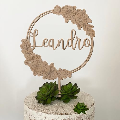 Personalisierbarer Holz-Cake-Topper - Blumenkranz Tortendeko mit Namen - Perfekt für Geburtstage, Taufe und Feiern Personalisierbarer Holz-Cake-Topper - Blumenkranz Tortendeko mit Namen - Perfekt für Geburtstage, Taufe und Feiern von Namofactur