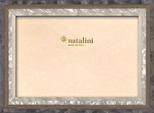 NATALINI, Studio Grigio 10X 15 cm, Bilderrahmen mit Unterstützung für Tisch, Holz, Grau, äußere Ausmaß 13 X 18 X 1,5 cm NATALINI, Studio Grigio 10X 15 cm, Bilderrahmen mit Unterstützung für Tisch, Holz, Grau, äußere Ausmaß 13 X 18 X 1,5 cm von Natalini
