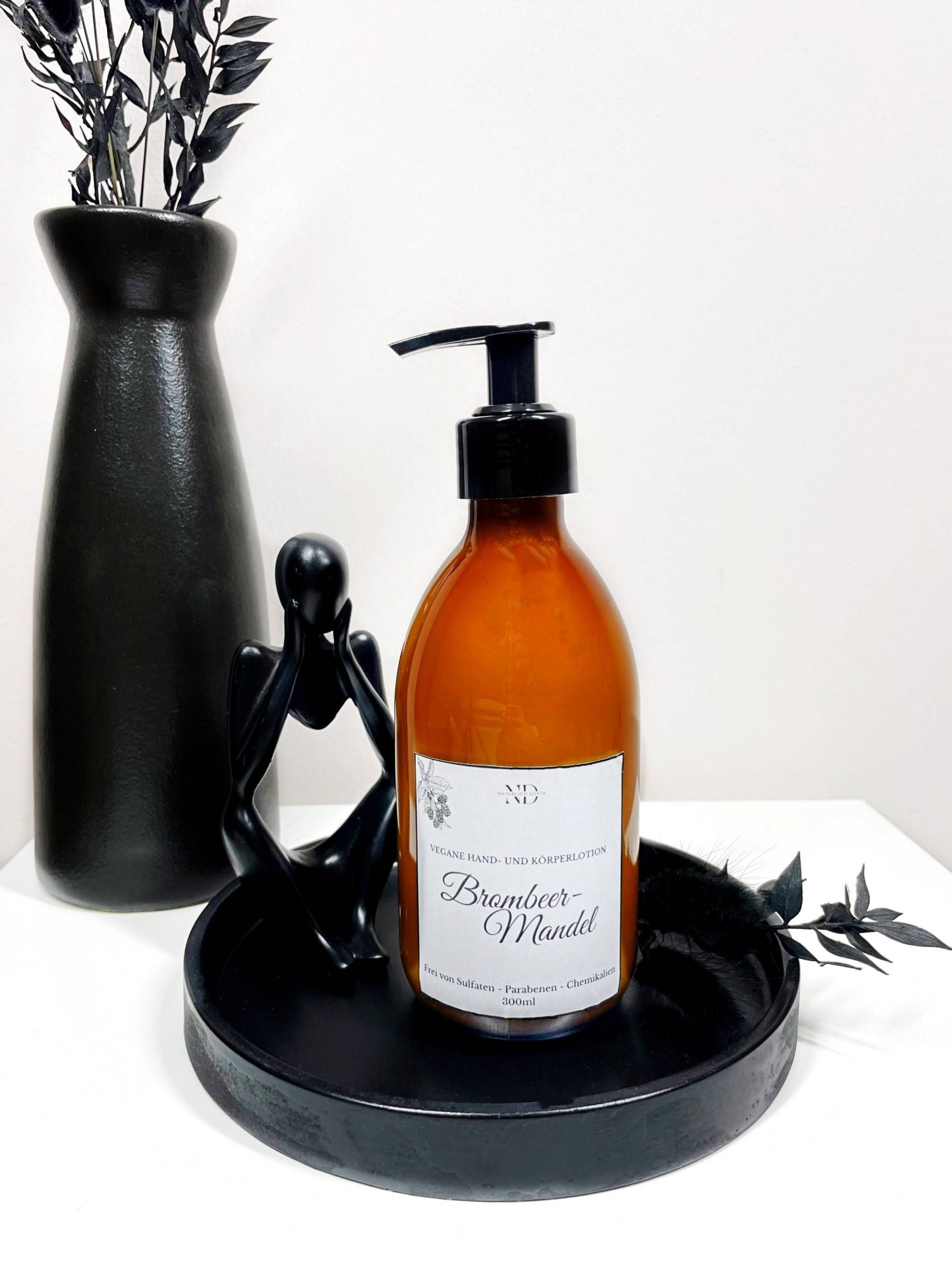 Hand - Und Körperlotion, Vegan, Brombeer-Mandel, 300Ml Hand - Und Körperlotion, Vegan, Brombeer-Mandel, 300Ml von NatuerlichDufte